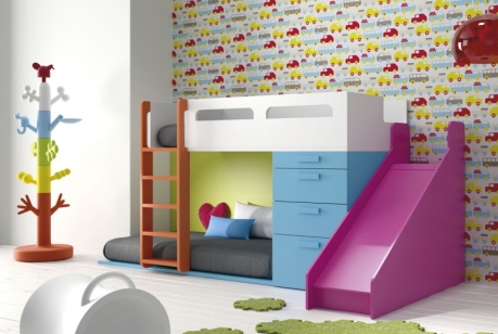 dormitorio infantil con litera tren y tobogn armario